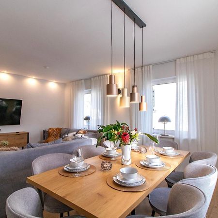Stilvolles City-Apartment I Netflix I Wlan L Stellplatz I Zentral Schwarzenberg  Bagian luar foto
