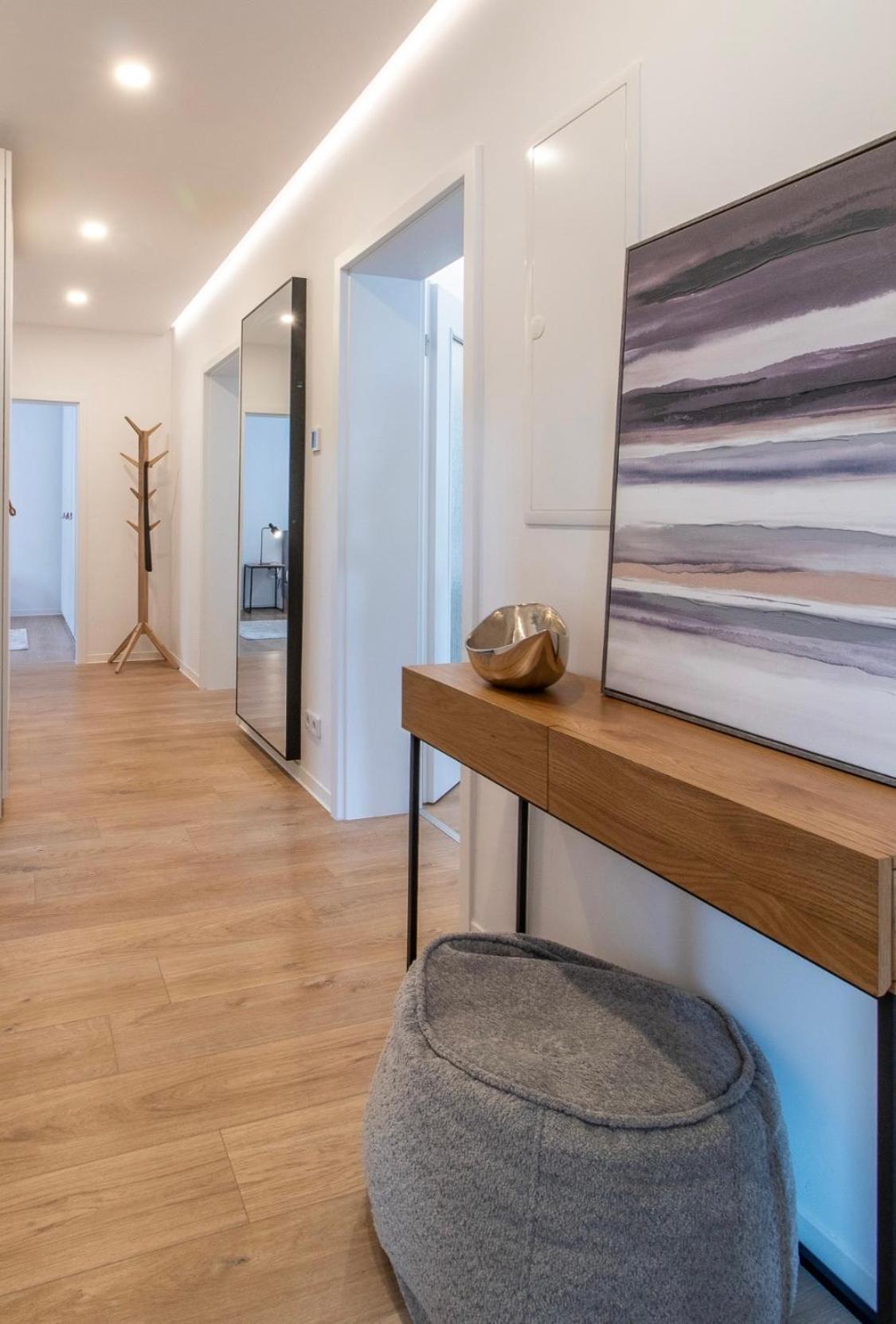 Stilvolles City-Apartment I Netflix I Wlan L Stellplatz I Zentral Schwarzenberg  Bagian luar foto