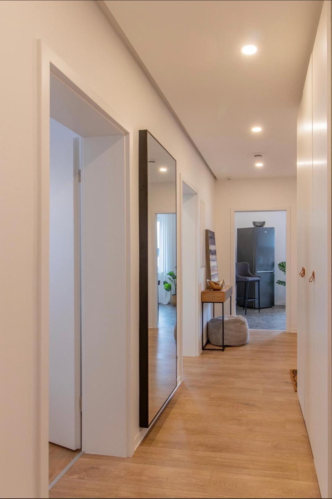 Stilvolles City-Apartment I Netflix I Wlan L Stellplatz I Zentral Schwarzenberg  Bagian luar foto