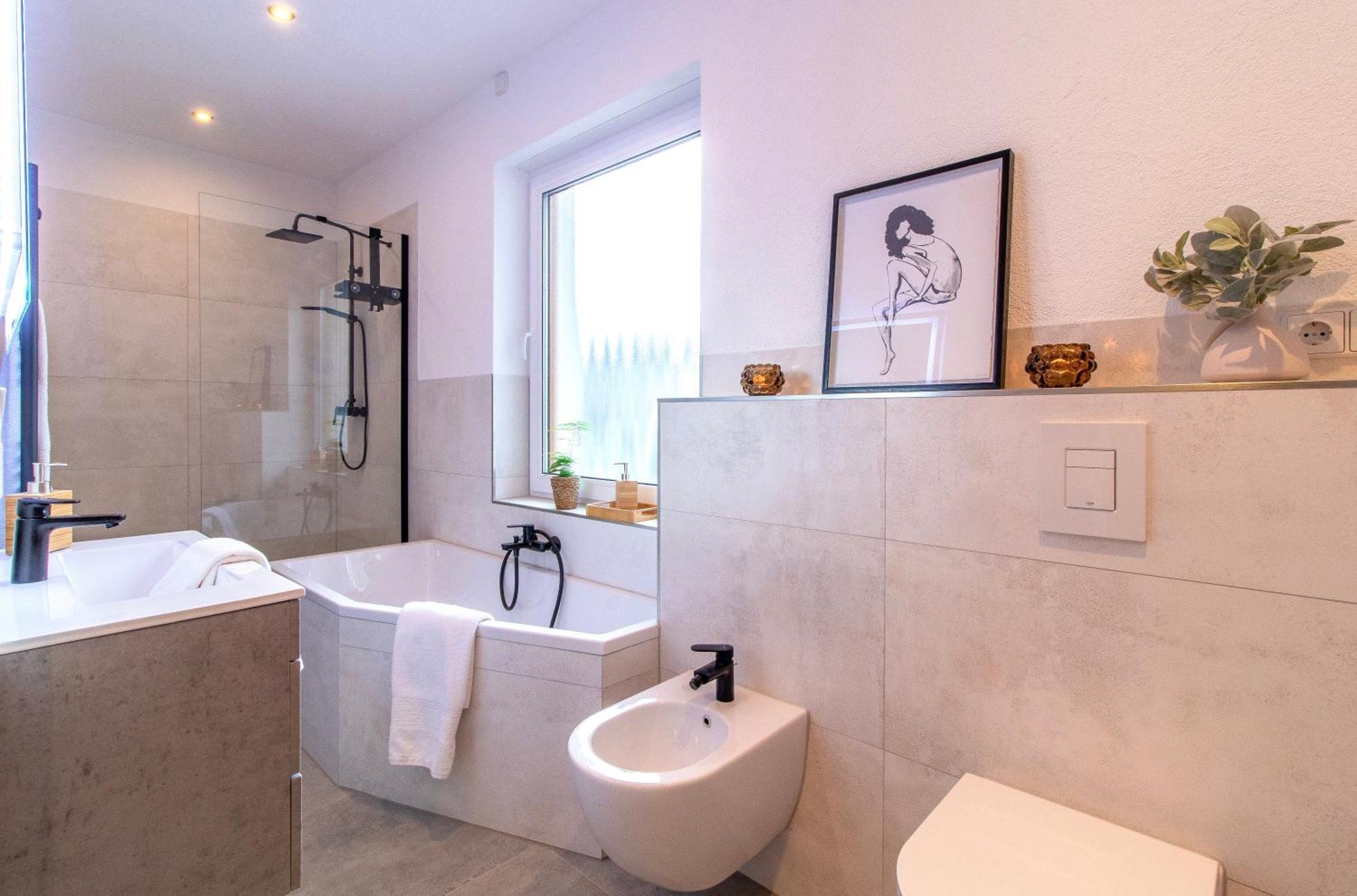 Stilvolles City-Apartment I Netflix I Wlan L Stellplatz I Zentral Schwarzenberg  Bagian luar foto