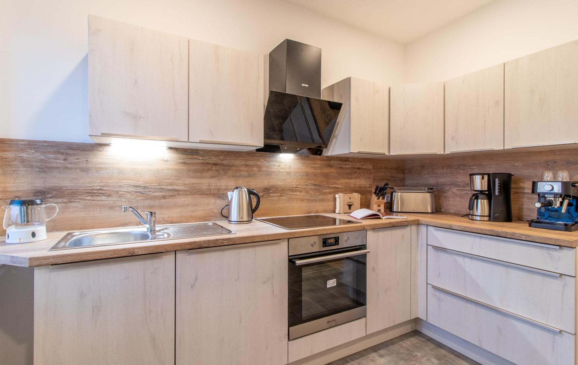 Stilvolles City-Apartment I Netflix I Wlan L Stellplatz I Zentral Schwarzenberg  Bagian luar foto