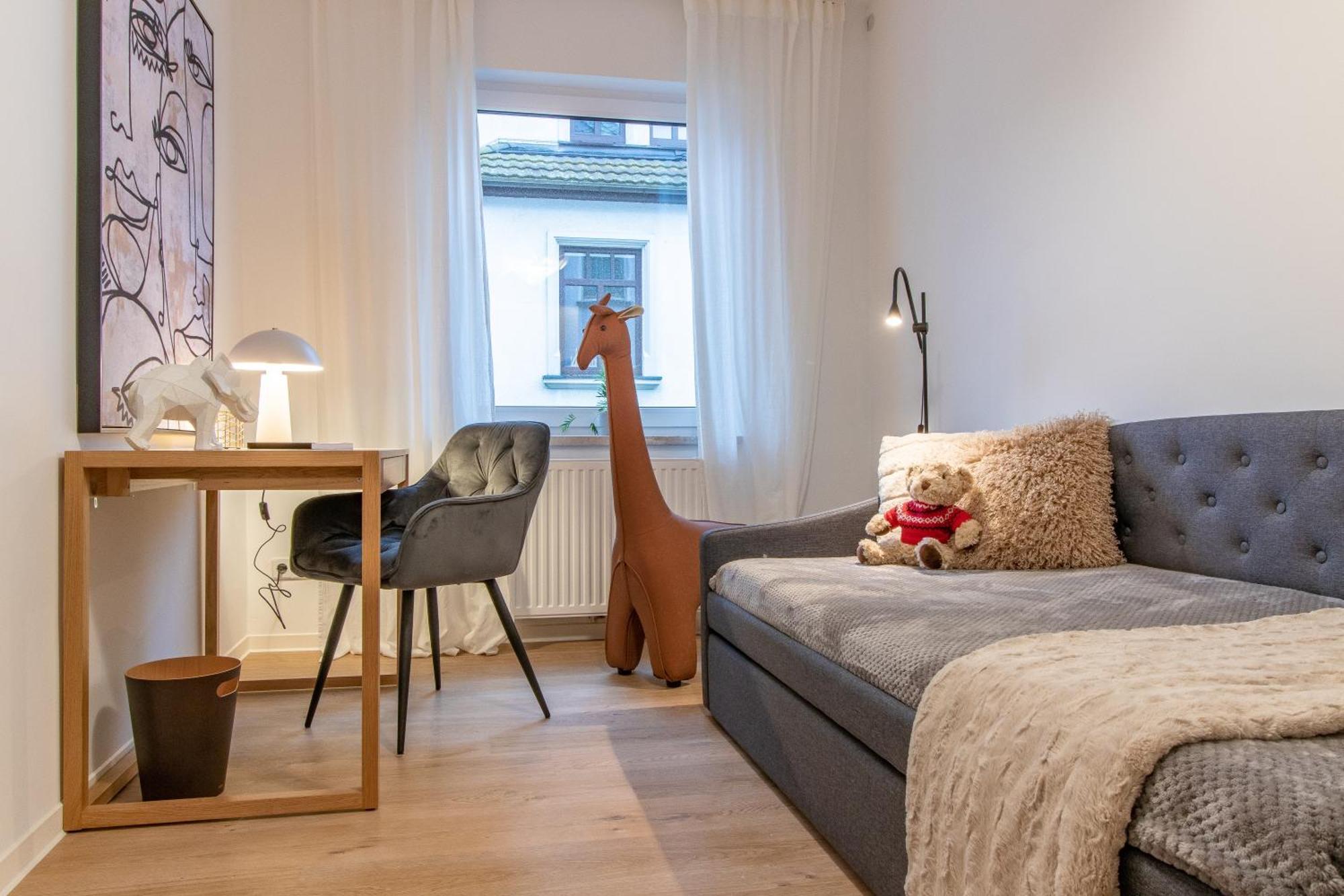 Stilvolles City-Apartment I Netflix I Wlan L Stellplatz I Zentral Schwarzenberg  Bagian luar foto