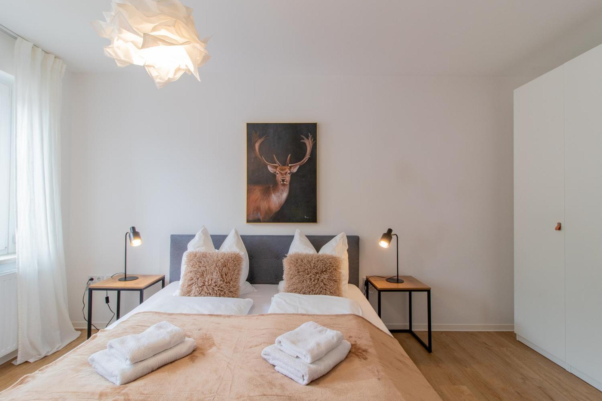 Stilvolles City-Apartment I Netflix I Wlan L Stellplatz I Zentral Schwarzenberg  Bagian luar foto