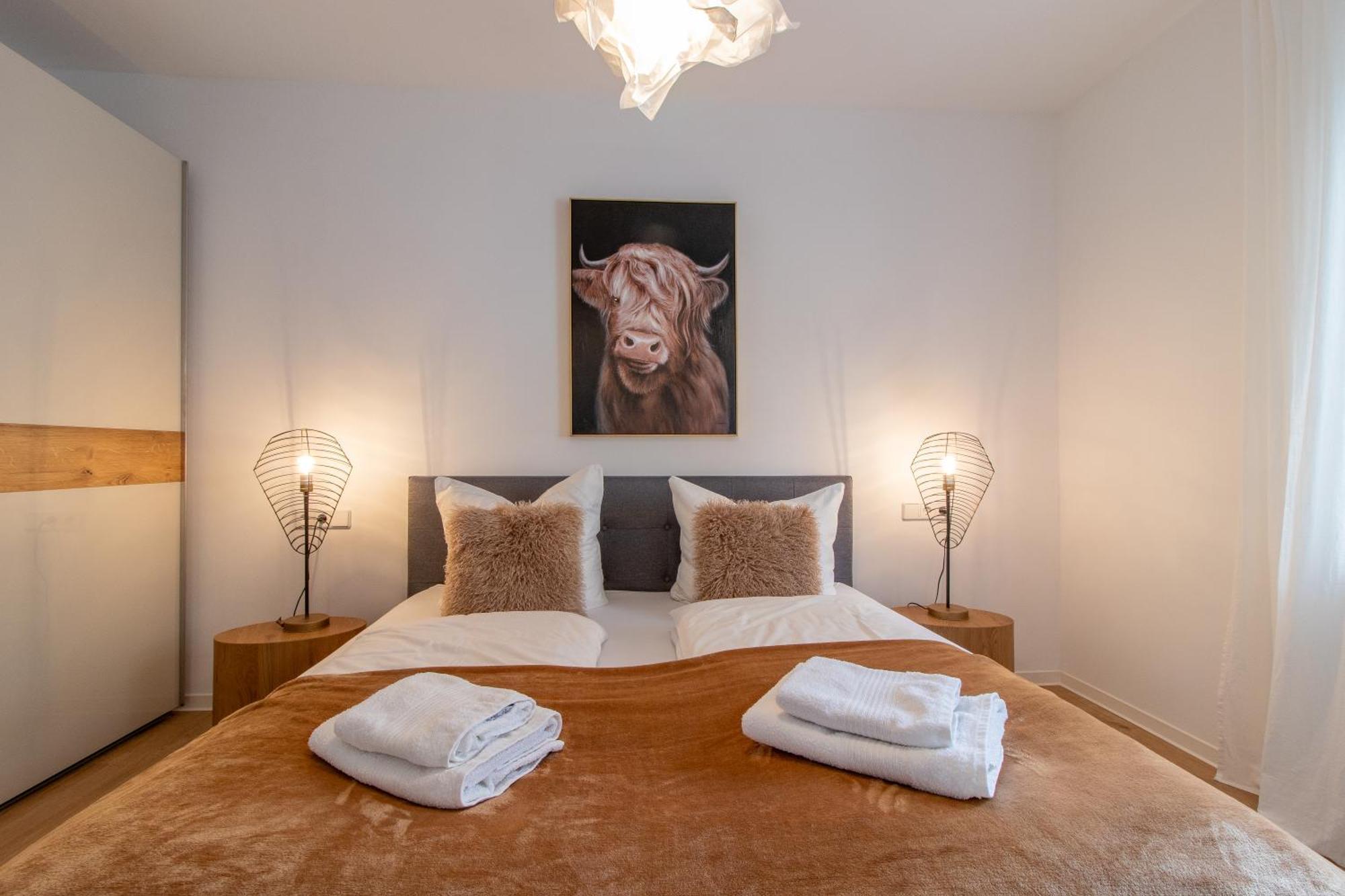 Stilvolles City-Apartment I Netflix I Wlan L Stellplatz I Zentral Schwarzenberg  Bagian luar foto
