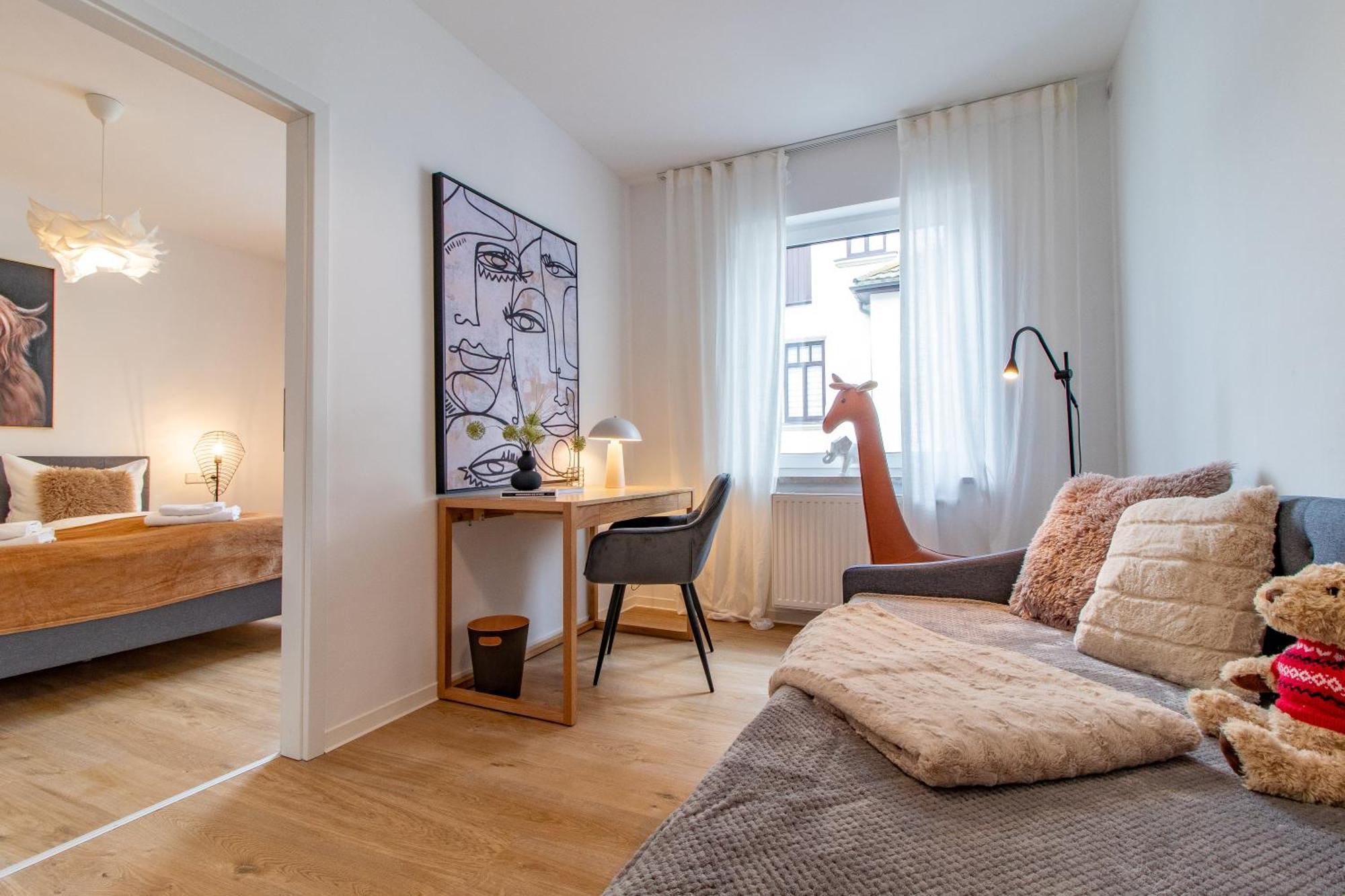 Stilvolles City-Apartment I Netflix I Wlan L Stellplatz I Zentral Schwarzenberg  Bagian luar foto