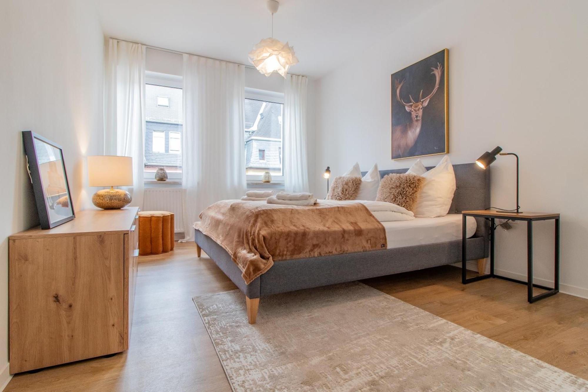 Stilvolles City-Apartment I Netflix I Wlan L Stellplatz I Zentral Schwarzenberg  Bagian luar foto