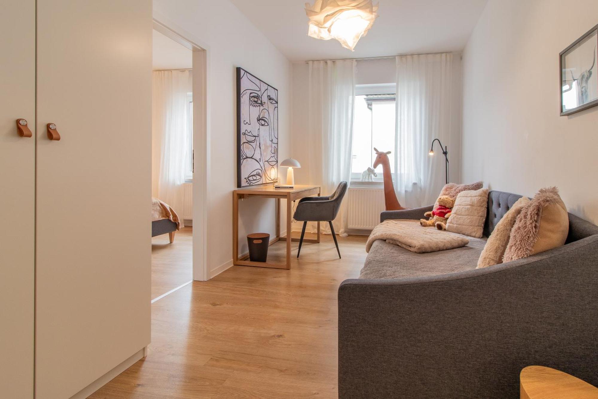 Stilvolles City-Apartment I Netflix I Wlan L Stellplatz I Zentral Schwarzenberg  Bagian luar foto