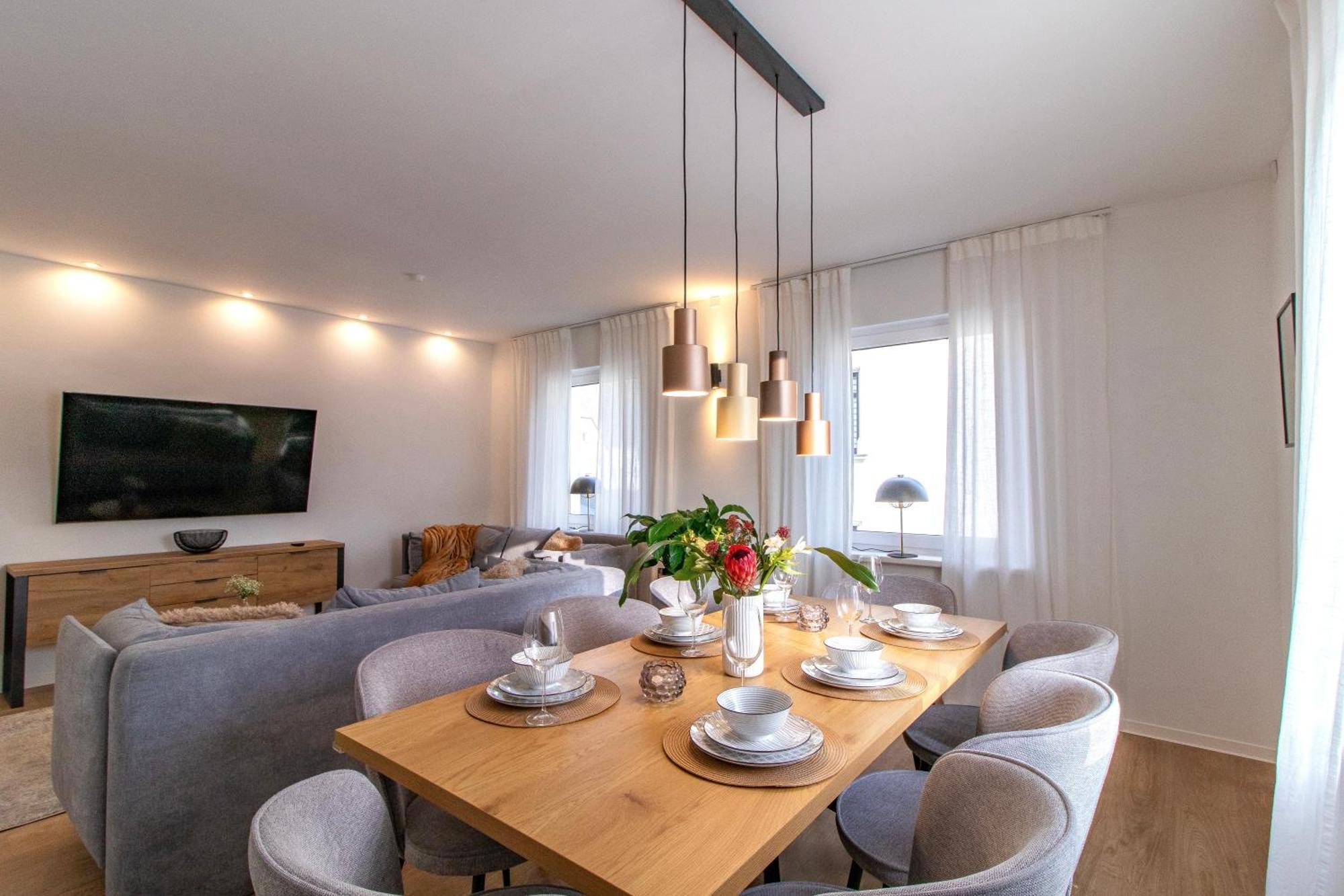 Stilvolles City-Apartment I Netflix I Wlan L Stellplatz I Zentral Schwarzenberg  Bagian luar foto