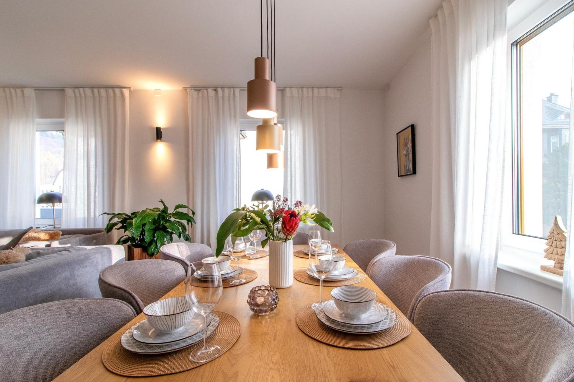 Stilvolles City-Apartment I Netflix I Wlan L Stellplatz I Zentral Schwarzenberg  Bagian luar foto