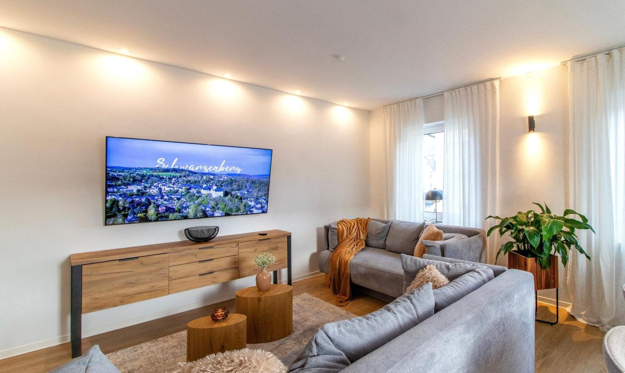 Stilvolles City-Apartment I Netflix I Wlan L Stellplatz I Zentral Schwarzenberg  Bagian luar foto